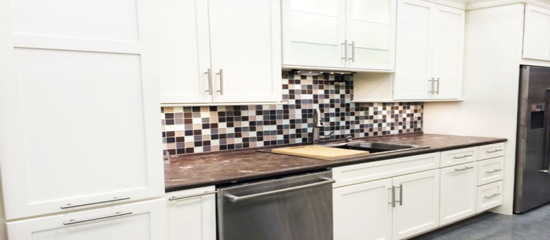 Create Your Dream Kitchen With Eco-Friendly White Kitchen Cabinets